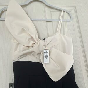 NWT Express Jumpsuit w/Bow - Sz XS